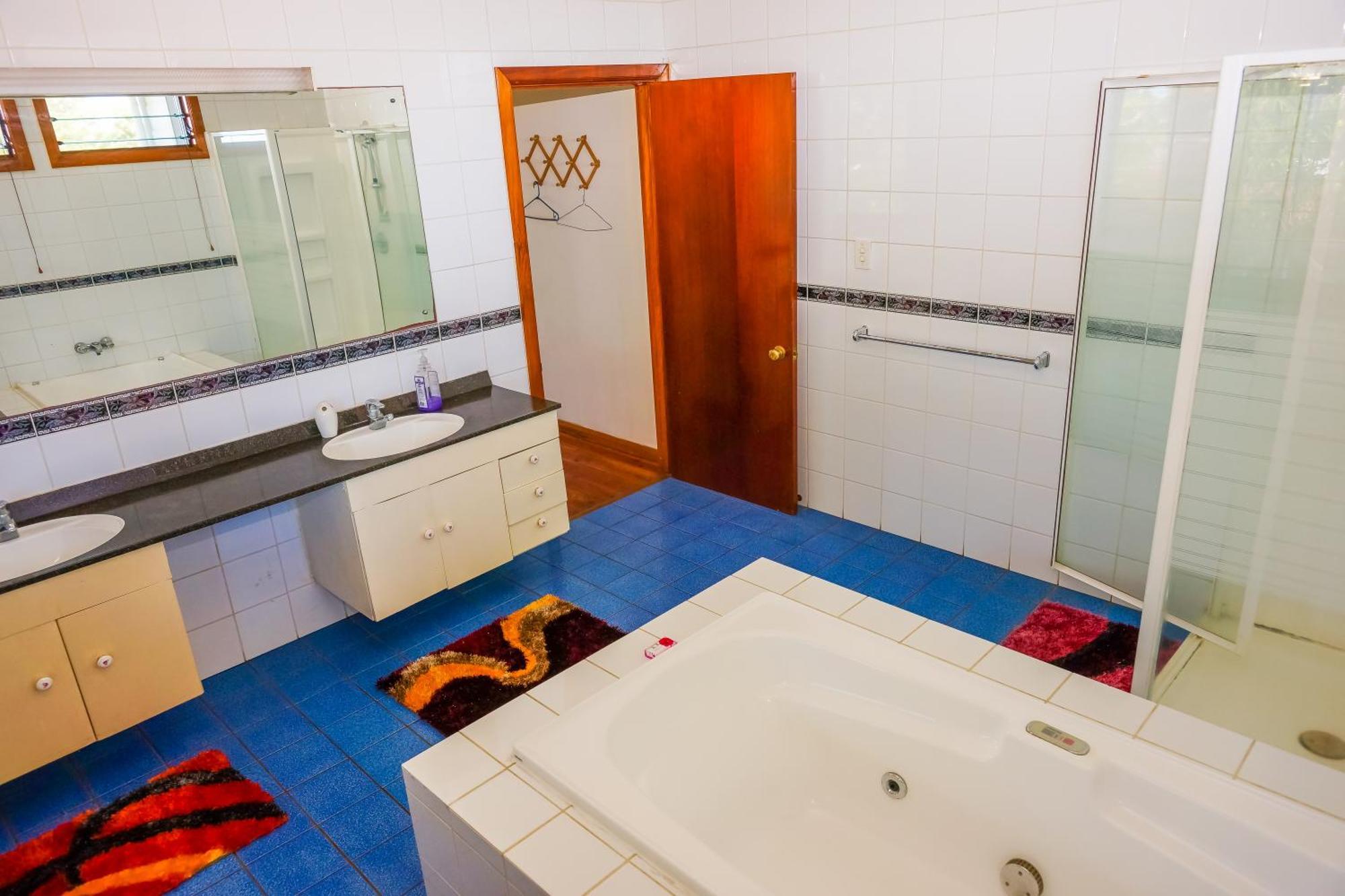 Lynn'S Getaway Hotel Апиа Екстериор снимка